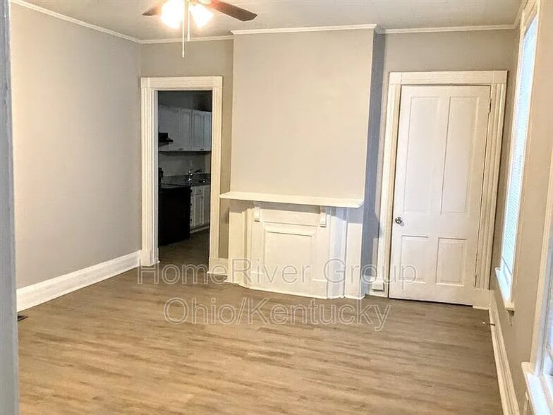 Building Photo - 122 Ash St