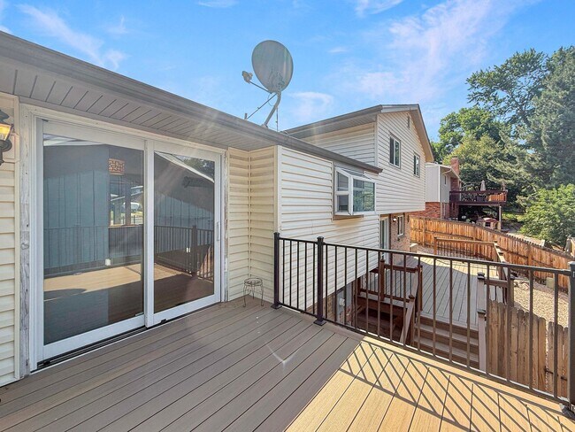 Building Photo - $0 DEPOSIT OPTION. CHARMING 4BED/2.5BATH I...