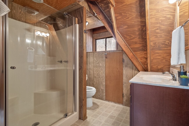 Building Photo - 1216 Whitetail Lake Dr