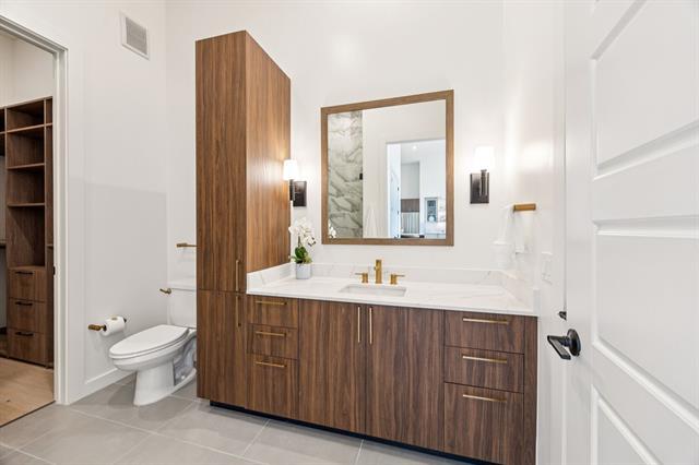 Building Photo - 2620 Maple Ave