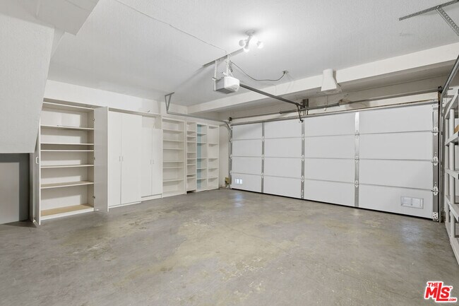 Building Photo - 18730 Hatteras St