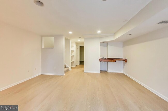 Building Photo - 20488 Summersong Ln