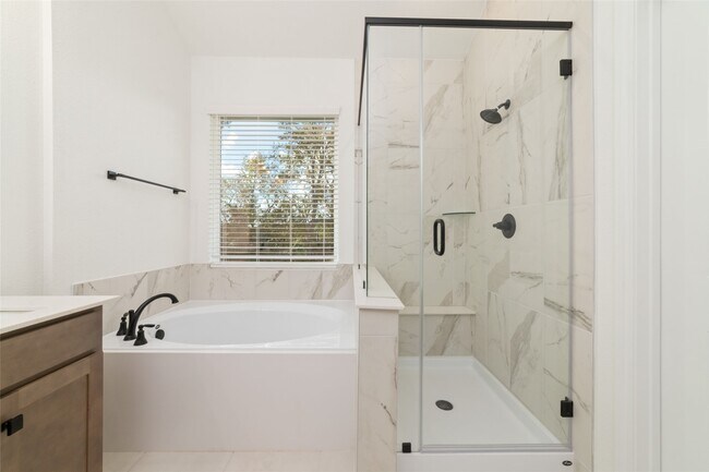 Building Photo - 135 W Coralburst Lp