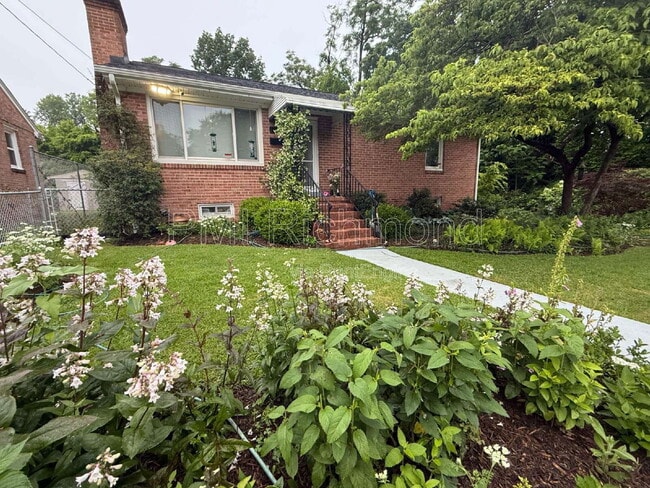 Building Photo - 1312 N 37th St