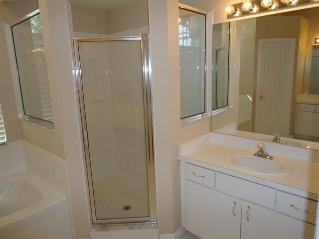 Building Photo - 4004 Water Park Ct