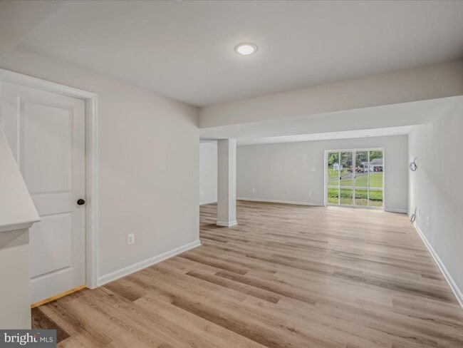 Building Photo - 290 Scoter Rd