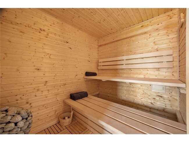 Building Photo - 6297 Yuma Ln N