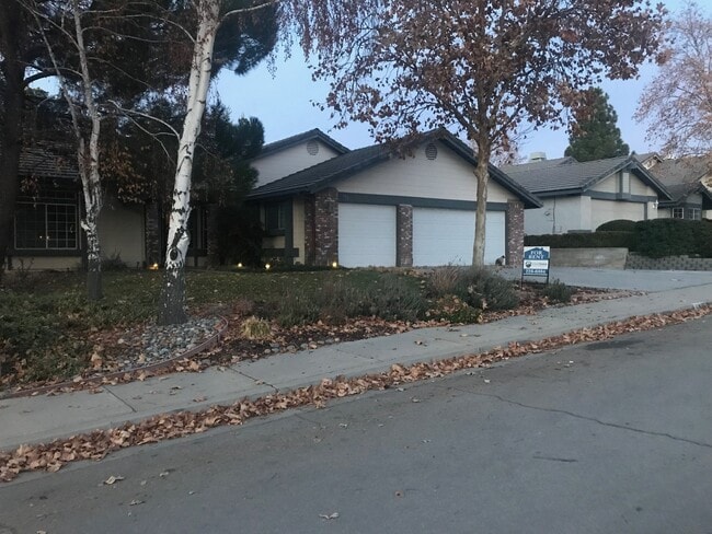Primary Photo - Beautiful 4 bedroom custom