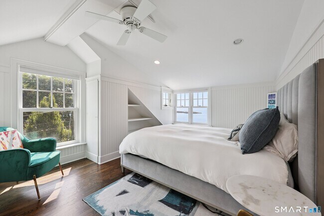 Building Photo - 19 Middle Beach Rd