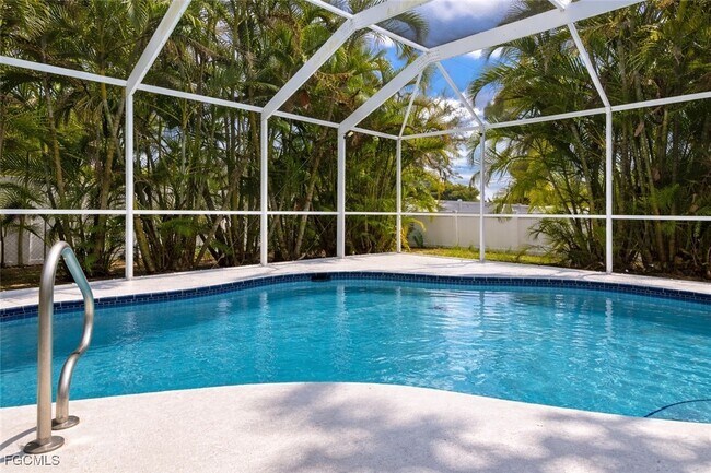 Building Photo - 3107 SW 15th Ave