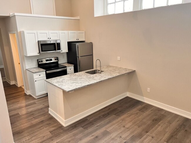 Building Photo - 4627 E. Thompson-2 Bed