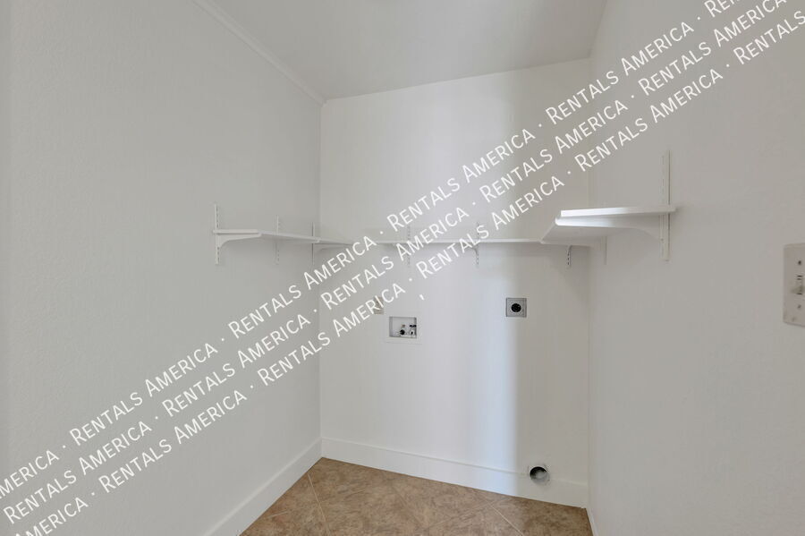 Building Photo - 13831 N Kendall Dr