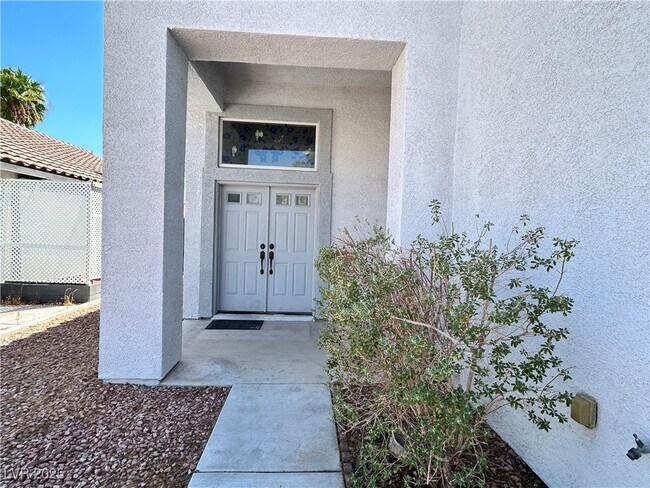 Building Photo - 4394 Golden Ring Ln