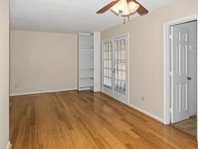 Building Photo - 4610 Lawndale Dr