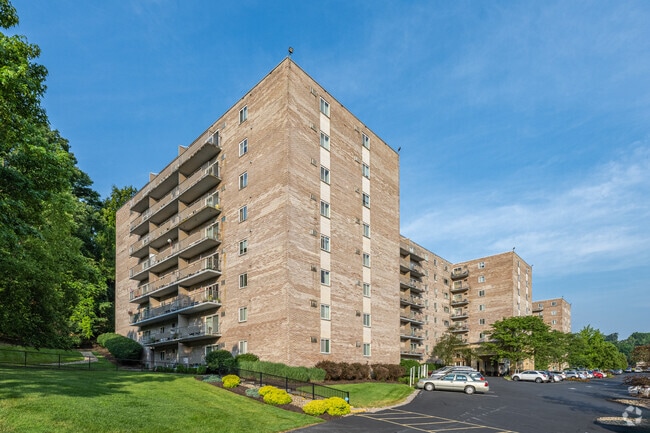 Building Photo - Pleasant Hills