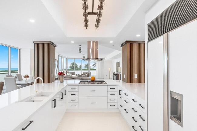 Building Photo - 3535 S Ocean Dr