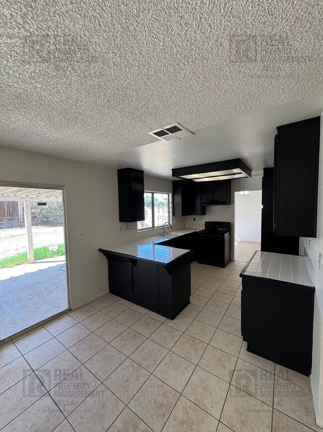 Building Photo - 1330 Wrigley Ln