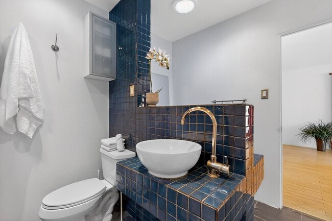 Building Photo - 1640 Stanford Dr SE