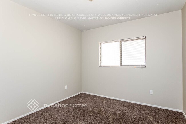 Building Photo - 12628 N Main St