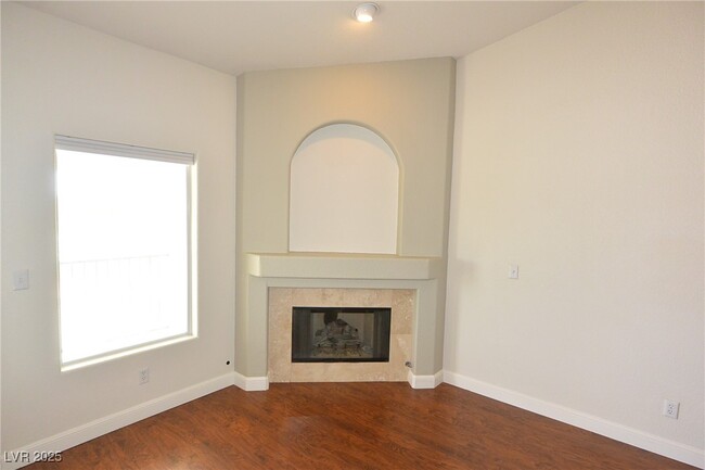 Building Photo - 7645 Rolling View Dr