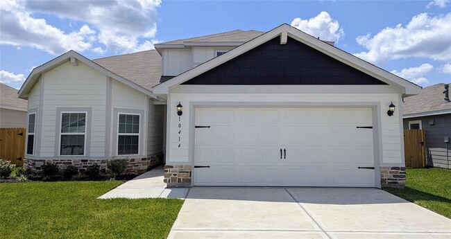 Primary Photo - 10414 Red Cardinal Dr