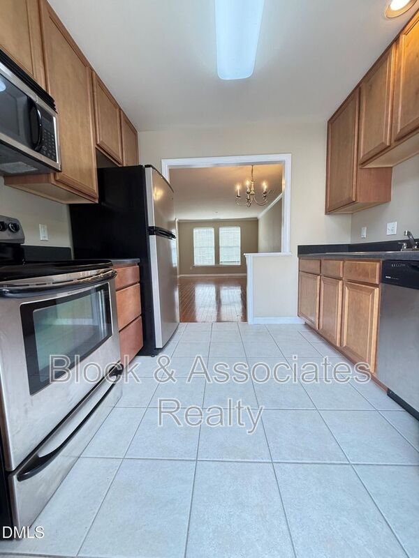 Building Photo - 9911 Cleaver Ct