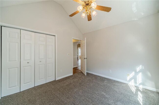 Building Photo - 231 Windermere Dr