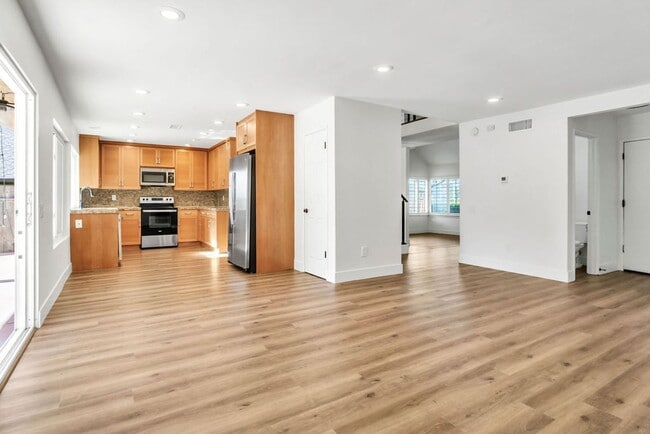 Building Photo - Beautiful single family home in Rancho Penasquitos! Available immediately!