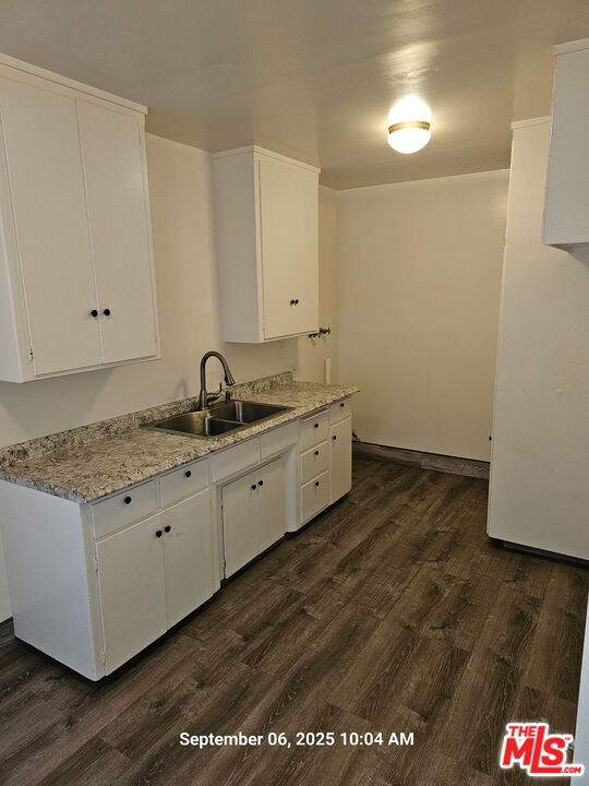 Building Photo - 1639 W 84th Pl