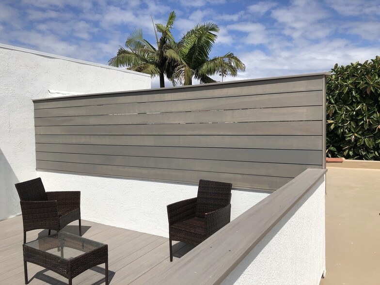 Building Photo - 227 La Paloma