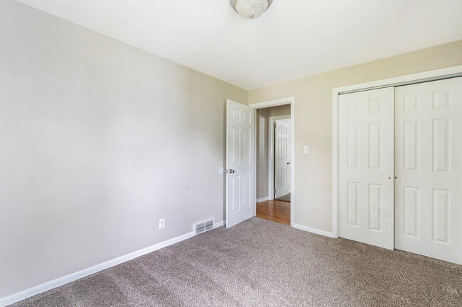 Building Photo - 7116 Claybourne Ave