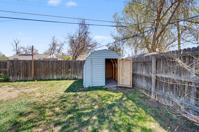 Building Photo - 956 Macon St