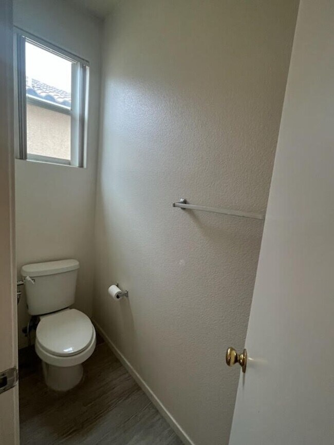 Building Photo - Great single story 3 bedroom house for rent!