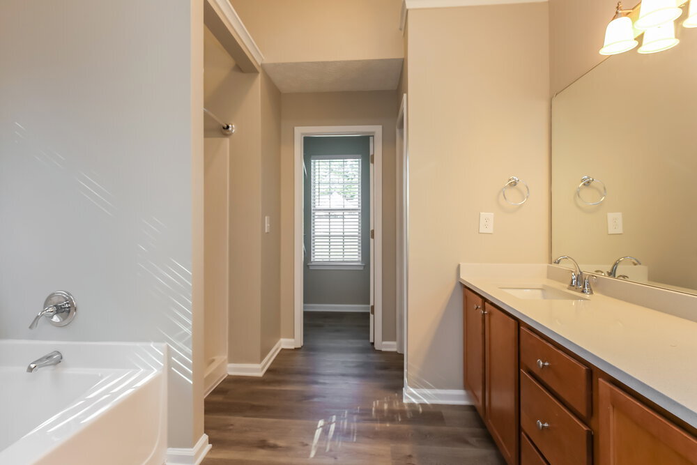 Building Photo - 557 Michael Cir