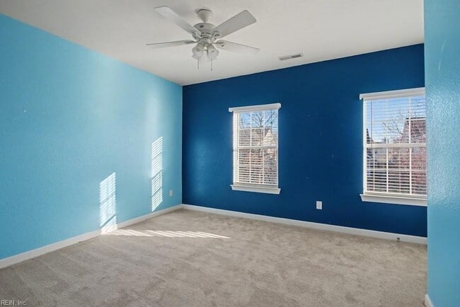 Building Photo - 3820 Stumpy Lake Ln