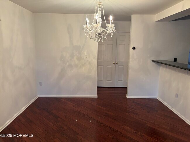 Building Photo - 11 Fiddlers Elbow Ct