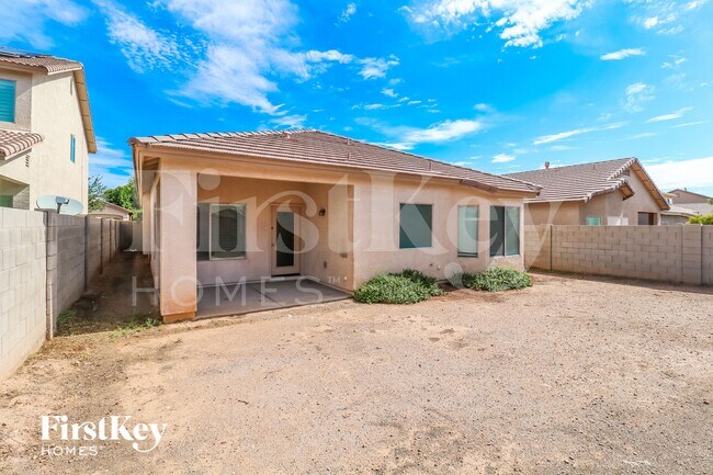 Building Photo - 14641 W Port Royale Ln