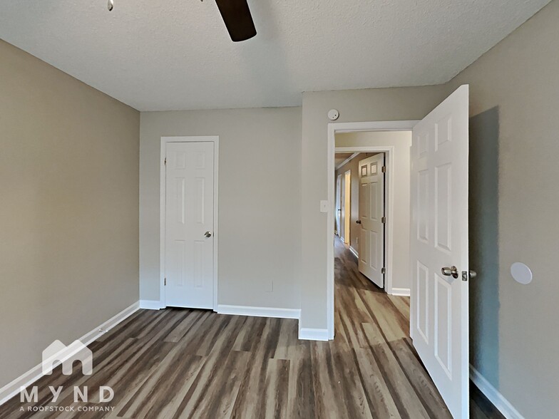 Building Photo - 4433 Sunnyslope Dr