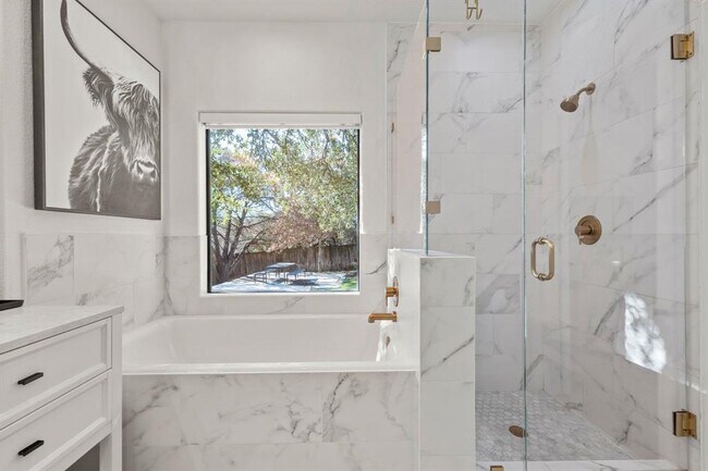 Building Photo - 1030 Daviot Dr