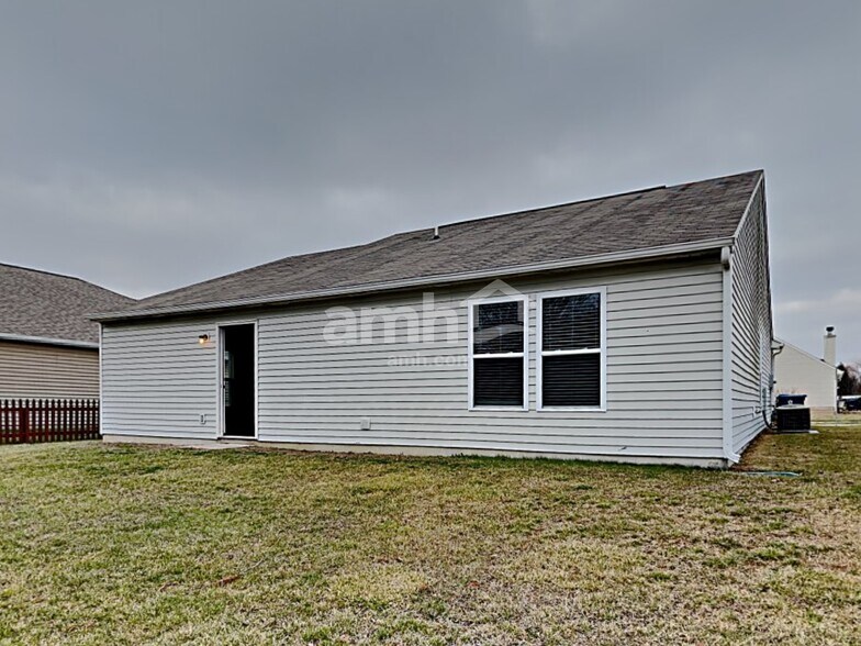 Building Photo - 2289 Seven Peaks Dr