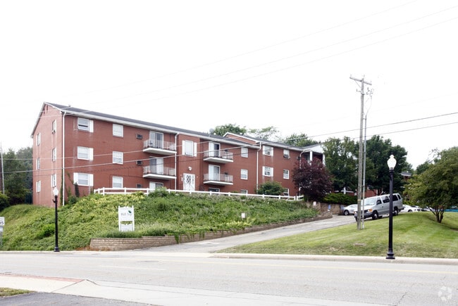 Building Photo - Hilltop Apartments