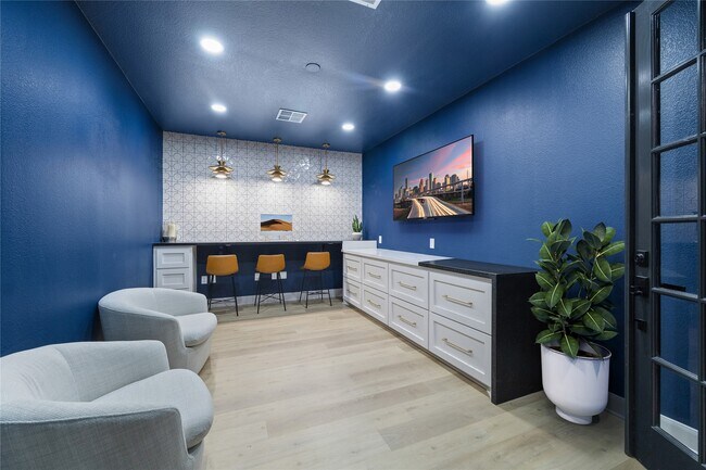 Building Photo - 3419 Fountains Dr