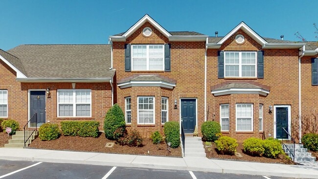 Primary Photo - Renovated 2 Bed, 1.5 Bath Townhome w/ Comm...