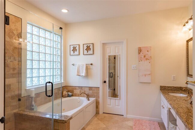 Building Photo - 43 N Greenvine Cir
