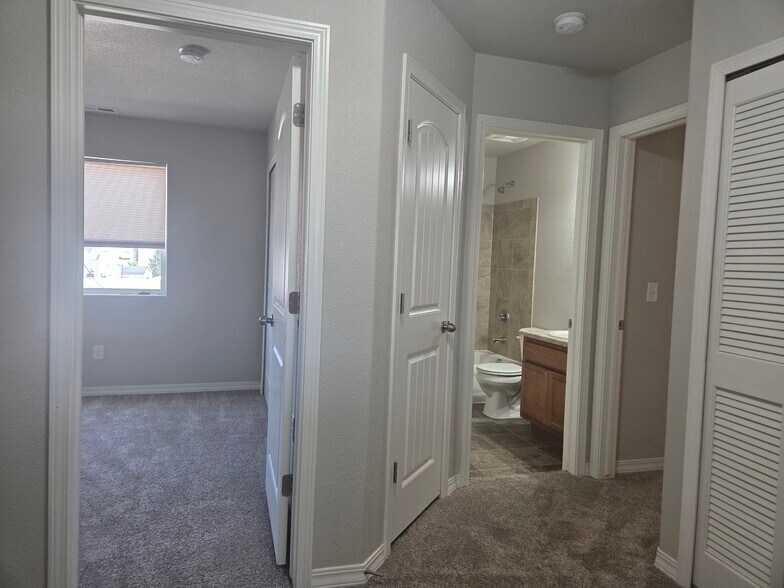 Master bedroom - 7428 Benecia Dr