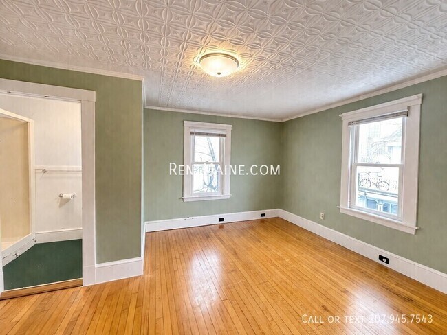 Building Photo - 148 Essex St