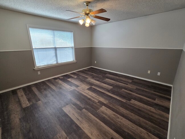 Building Photo - 829 Satellite View