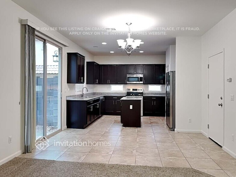 Building Photo - 1385 S Moccasin Trail