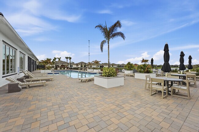 Building Photo - 6391 High Pointe Cir