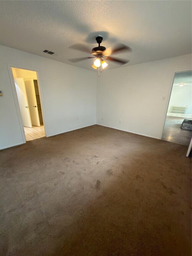 Building Photo - 5601 Porsche Ln